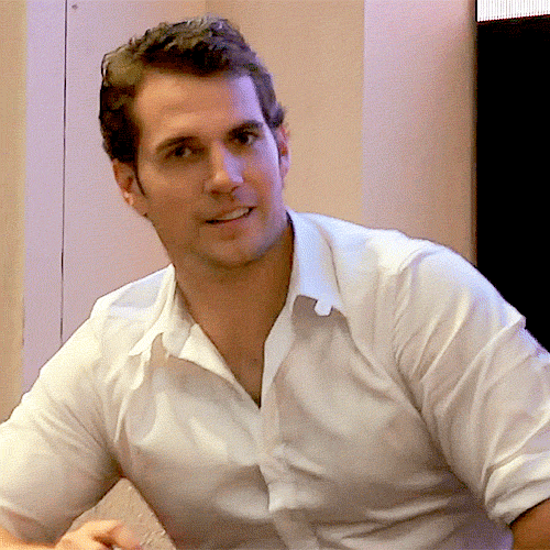 This sweetness has no limits.
Henry Cavill at San Diego Comic-Con, July 14, 2012.