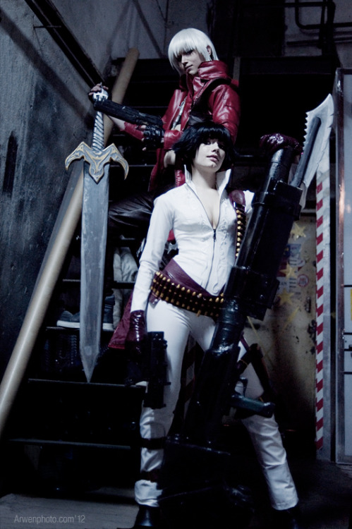 Dante (in the background) and Lady (in the foreground) from Devil May Cry 3Cosplayers: Aoki (Dante) and Konoe-Lifestream (Lady)Photographer: Arwenphoto