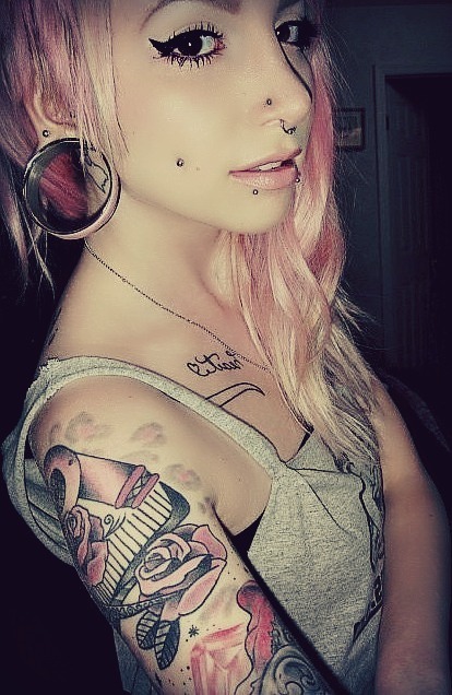 http://ilove-piercings-and-tattoos.tumblr.com/
