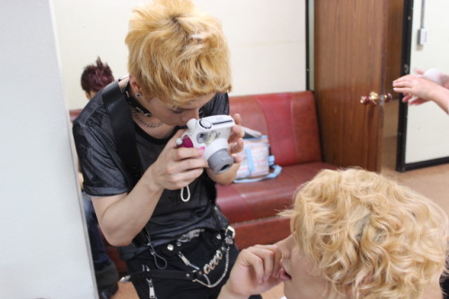 [120727] ChAOS Diary ~ backstage @ Music Core (first comeback stage)