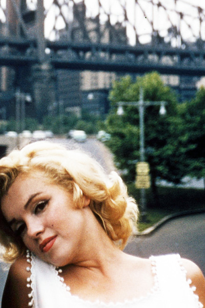 Marilyn Monroe in New York City, photographed by Sam Shaw, 1957.
