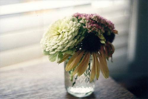 chaunts:

untitled by Saria Dy on Flickr.
