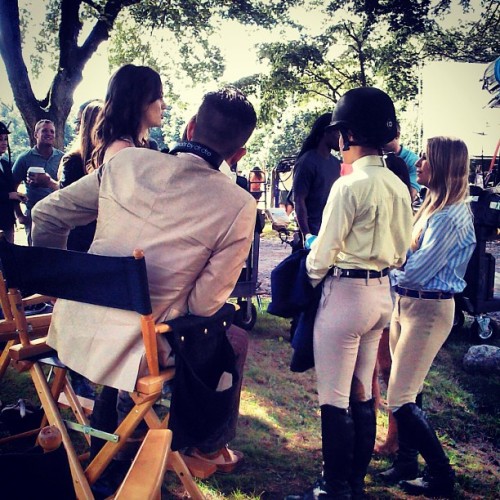 
carissalisa: #Hanging #out #with #the  #cast #of #gossip #girl #riding #horses #of #an #episode #of #GG (August 7)
