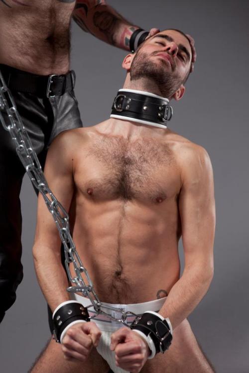 asphixiaskin:

Wank Fantasy of the Day - Thursday 9th August 2012
Part 2 - Collared Cunt
