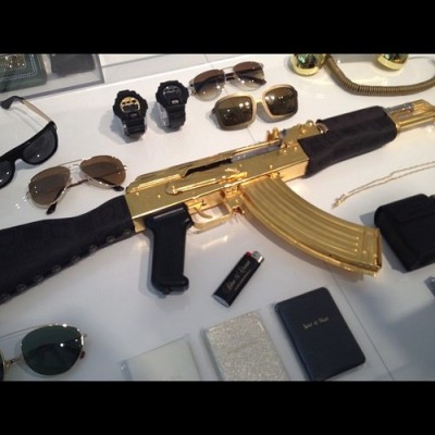 #Versace gold plated AK47 $9,000 by tomierna