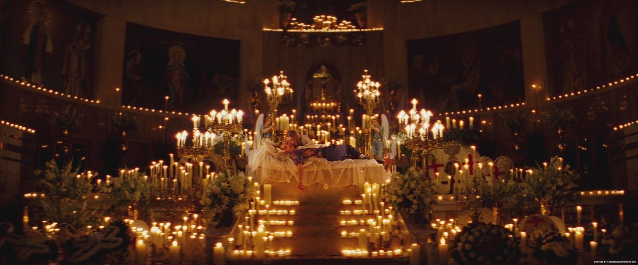 romeo-juliet-death-scene-candles-baz-luhrman