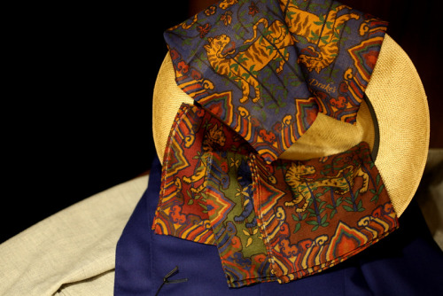 Tiger pocketsquares in beautiful colors by Drake&#8217;s of London
