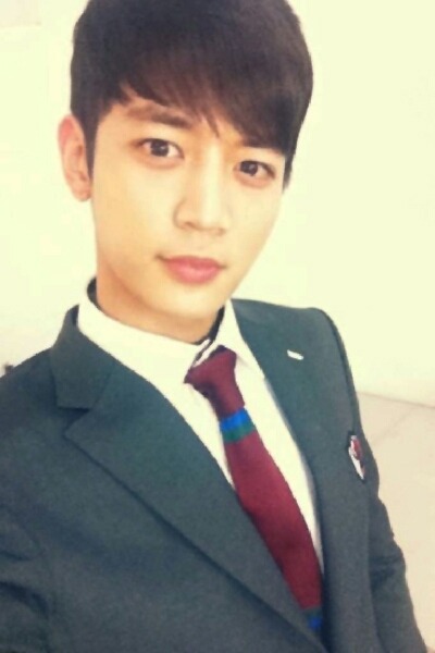 Handsome Minho2day 120813 -
드디어 첫 걸음.. 긴장과 설렘… 오늘부터 강태준^^ 
Finally taking the first step..nervous adding on to excited&#8230; from today onwards Kang Tae Joon ^^&#160;!
终于迈出第一步..紧张加激动&#8230;从今天开始是姜泰俊^^！
Credit: SHINeeme2day 
Chinese translation&#160;: Korean me2day
English translation&#160;: Forever_SHINee 