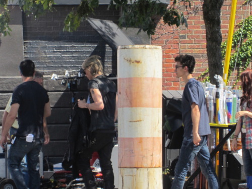 Simon and Jace. (I don&#8217;t think this is a scene. I think they&#8217;re just wandering around the set.)

shadowhunter-x:

Simon &amp; Jace &lt;3

