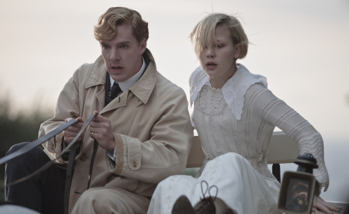 ladyt220:

cumberbatchweb:

Time for today’s exclusive #Parade’sEnd still.
A lovely shot of Christopher taking Valentine home.

Benedict’s going to be on The One Show tomorrow as well - 7pm, BBC1
http://www.radiotimes.com/news/2012-08-23/benedict-cumberbatch-to-appear-live-on-the-one-show
