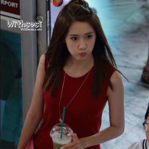 Yoona at Gimpo Airport today [#yoona #imyoona #airport #airportfashion ...