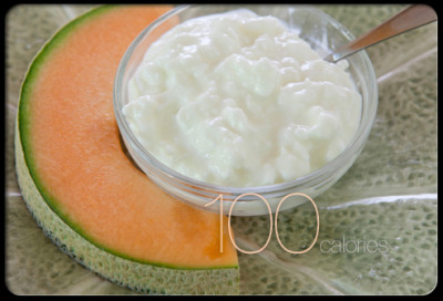 Cottage Cheese and Cantaloupe
Cottage cheese is a protein powerhouse, with 1/2 cup delivering 14&#160;g. Like fiber, protein can help you stay full longer. Enjoy low-fat cottage cheese plain or with a side of fruit. A small wedge of cantaloupe brings the total calories to 100.
Saturated Fat: 0.7&#160;g
Sodium: 468&#160;mg
Cholesterol: 5&#160;mg
