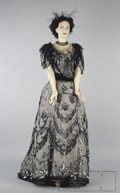 Dress Of 1900