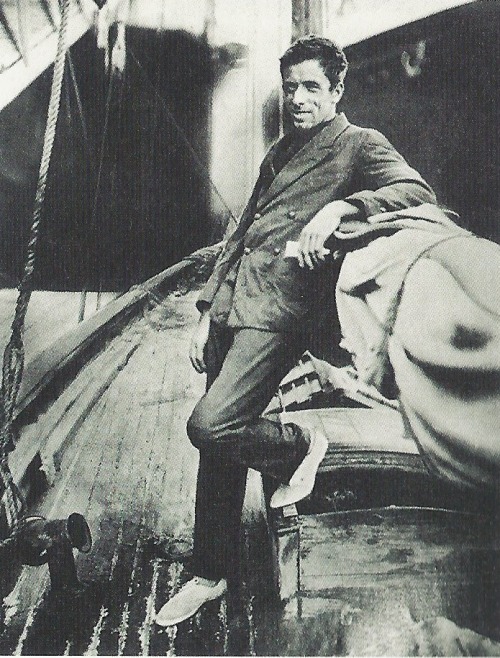 Alain Gerbault à bord du Firecrest, juillet 1929