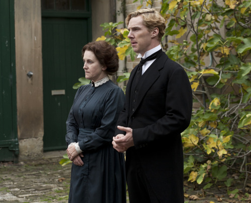 cumberbatchweb:

Benedict Cumberbatch in a still from Parade’s End episode 2 as Christopher waits for his son Michael.
