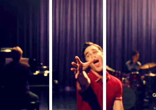 These 3D gifs always freak me out when they show up on my dash! I love them at the same time though! It’s like Blaine’s trying to reach out and grab my hand!