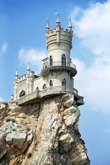Swallows Nest Castle, Crimea, Ukraine
photo via besttravelphotos