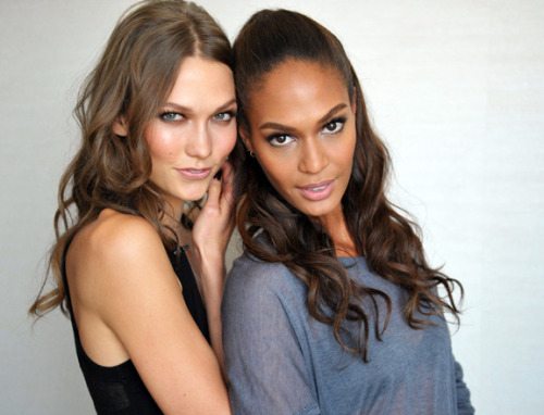 
New ‘House of Style’ Hosts Joan Smalls and Karlie Kloss!
MTV has officially announced that the new hosts for House of Style are model.com’s first and second top 50 models Joan Smalls and Karlie Kloss.
Check out the return of House of Style on October 9th at style.mtv.com.

