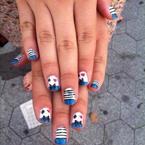I just ran into a beautiful woman who did this #nailart to herself!
