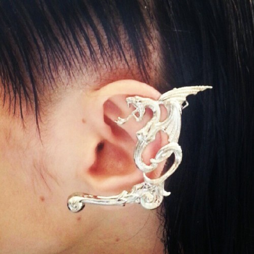 up close and personal with the Rodarte dragon cuffs that all models had on their ears!