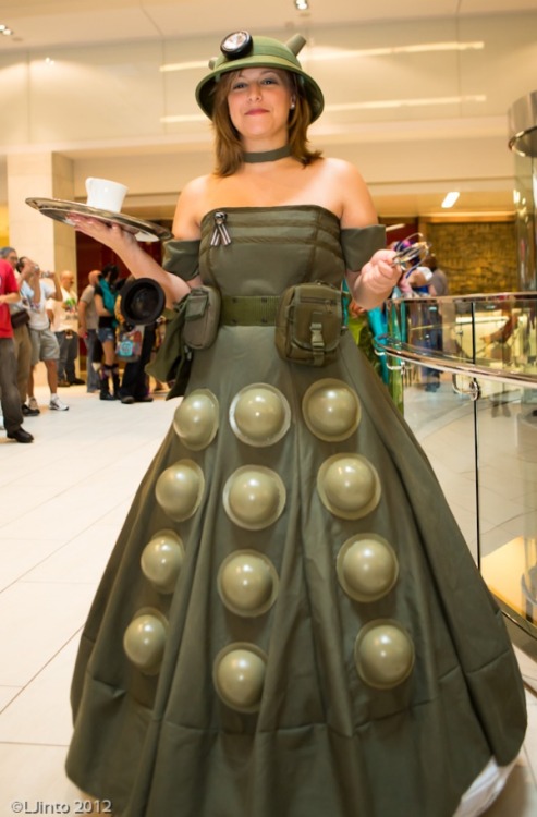 lestranger:

Dalek from ‘Doctor Who’ Cosplay at DragonCon 2012
