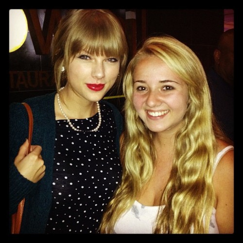 I JUST MET @taylorswift MY LIFE IS MADE AGAIN I am dying #taylorswift  (Taken with Instagram)