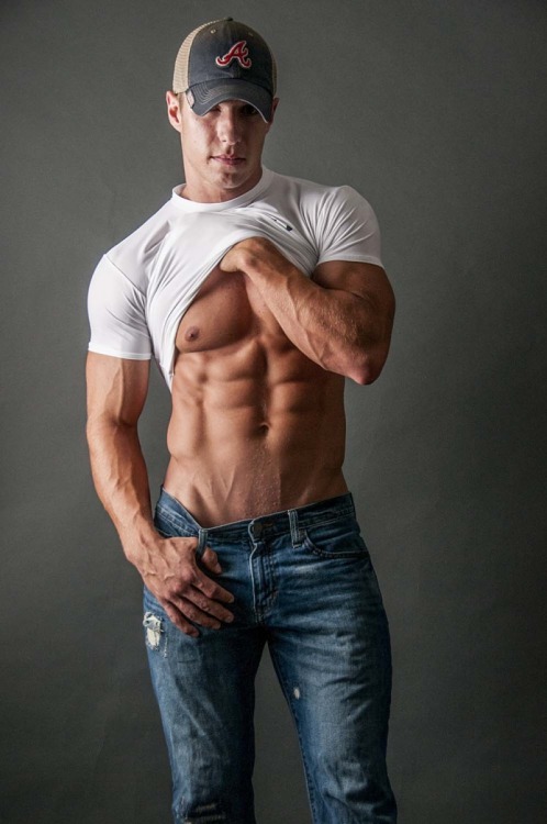muscle-hunks:

For more muscle hunks follow me here:http://muscle-hunks.tumblr.com/ 