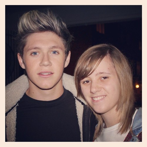 direct-news:

Niall with a fan!
