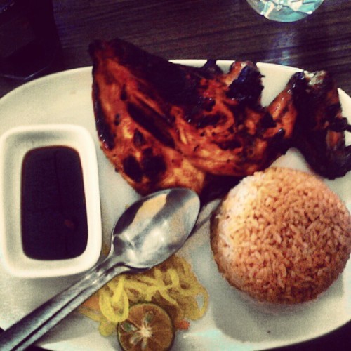 Lunch: Pecho w Java Rice @ Floyd‘s  #lunch #pecho #java #rice #floyds #happy #tummy
 (Taken with Instagram)