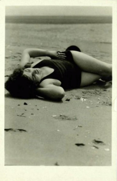 
Mack Sennett Bathing Beauty by Nelson Evans, c. 1920


