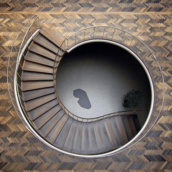 detailsorientedbyshapepluspace:

Arne Jacobsen 

