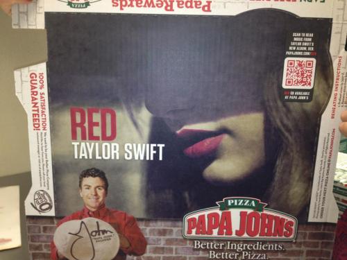 dubswift:

It’s official, Taylor has taken over the world.

on a pizza box omg whattt