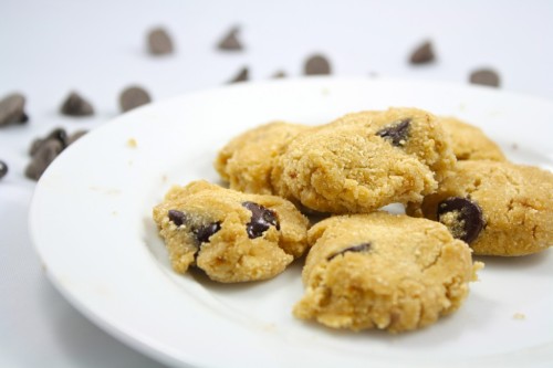 want-to-be-fit-too:

10 Chocolate Chip Cookies (64 calories. THE ENTIRE BATCH)
Nutritional Info
Serving size: 1 recipe (10 cookies)
Calories: 64
Fat: 2.5 grams
Ingredients
2 Tablespoon coconut flour
2 Tablespoon mashed banana or applesauce
pinch salt
1/8 teaspoon molasses
1/4 teaspoon vanilla extract
stevia or other sweetener, to taste (I used one packet of stevia)
3 Tablespoon almond milk, or milk of choice
chocolate chips (I used about 1/2 Tablespoon)
Directions
In a small bowl, mix coconut flour and salt. Add in mashed banana or applesauce, molasses, and vanilla extract and stir. Add in almond milk, one tablespoon at a time until fully incorporated. Stir in chocolate chips. Drop dough by tablespoon or teaspoon, depending on how big you want them, on a greased microwave safe plate and flatten into cookie shapes/ Microwave for 45 seconds to a minute, watching them carefully, looking and smelling for done-ness. Let cool for a minute or two to allow the cookies to firm up before inhaling them all.
