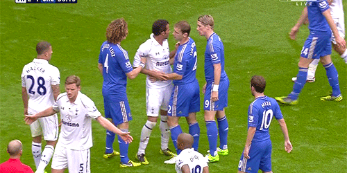 tumblr mc7omhXzao1r9vg1go3 500 In GIFs: When Fernando Torres (Chelsea) got pushy with Sandro (Tottenham)