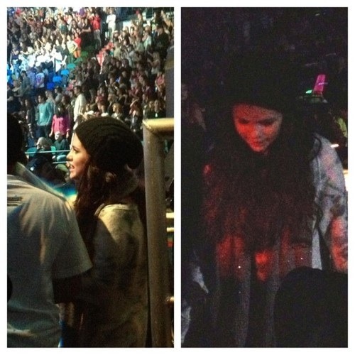 Another picture of Selena at Justin&#8217;s concert tonight