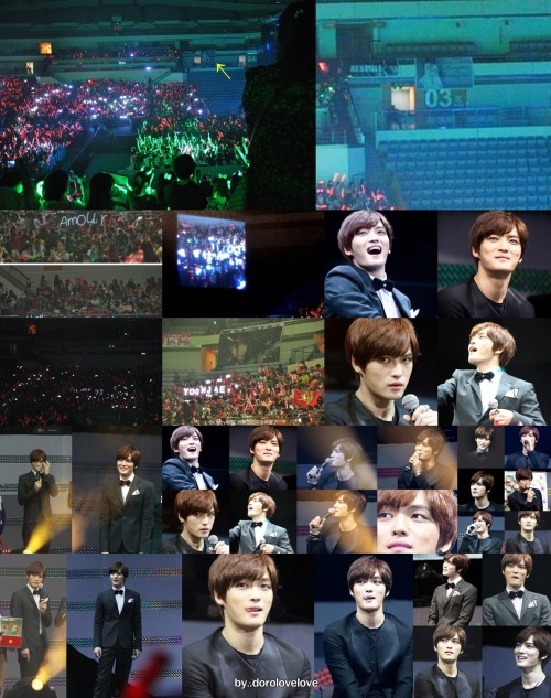 dorolovelove:

[Nanjing fanmeet] Jaejoong’s lot pictures! ….. we can see these things ……. He so often seen what about YunJae always ^^
