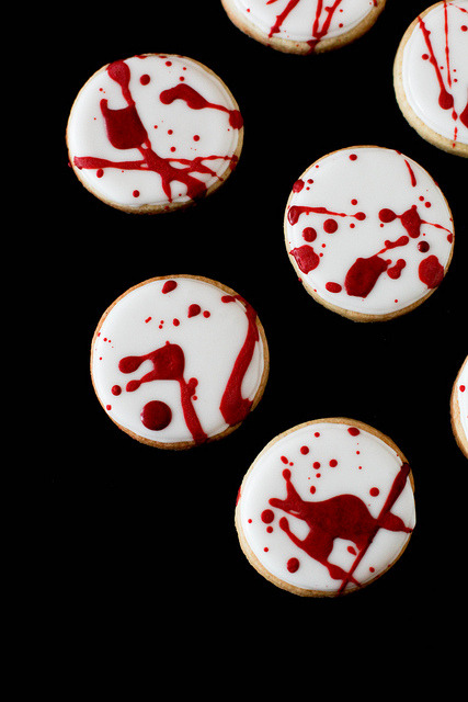 halloweendom:  Blood Spatter Cookies | Annie’s Eats 