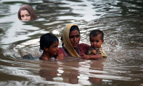 Pakistan floods (2012). Siga no Facebook.