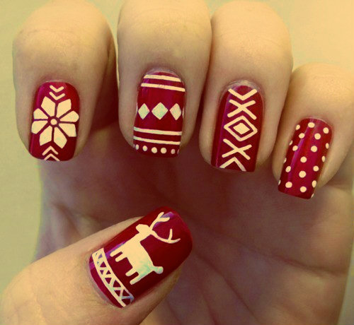 Christmas Sweater inspired nails. 