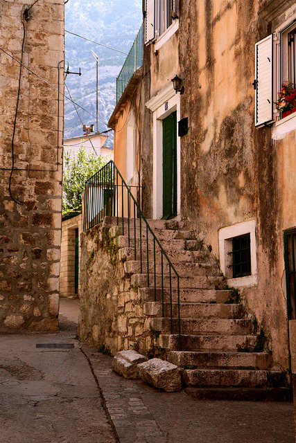 evysinspirations:

Old building by Una06 on Flickr.
Makarska, Croatia
