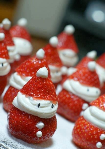 miasmacloud:

Strawberry Santas