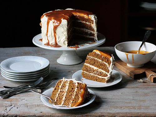 gastrogirl:

pumpkin spice layer cake with cream cheese frosting caramel.

