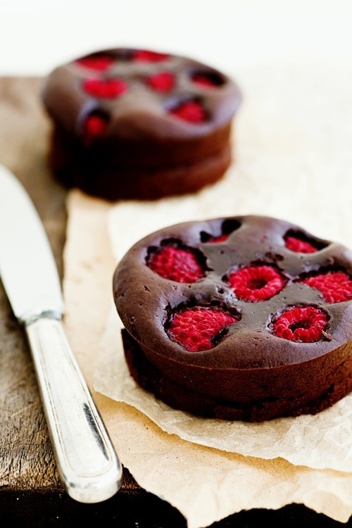 emilanton:

Dark Chocolate &amp; Raspberry Brownie Tarts

