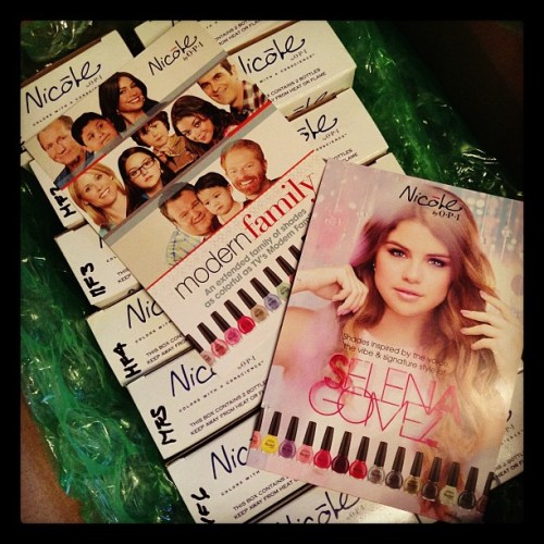 
@ommorphia: Just arrived at ommorphia HQ: Nicole by OPI Modern Family &amp; Selena Gomez collections - 28 bottles in total!!
