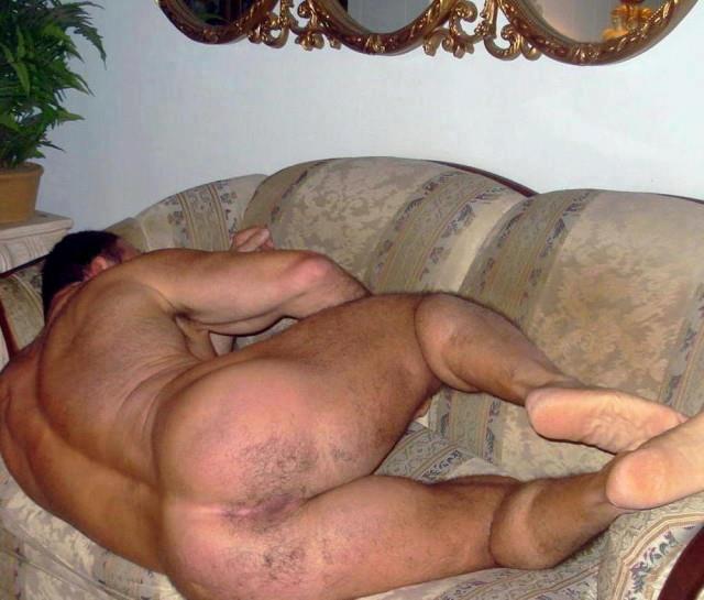 mrbiggest:

POOR BABY …I’LL CUDDLE WITH HIM NAKED AND KEEP HIM WARM AND HOT

♂♂ http://oofahpapa.tumblr.com/archive