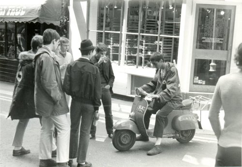 Mods in London, photo by Paul Wright 1979
via
