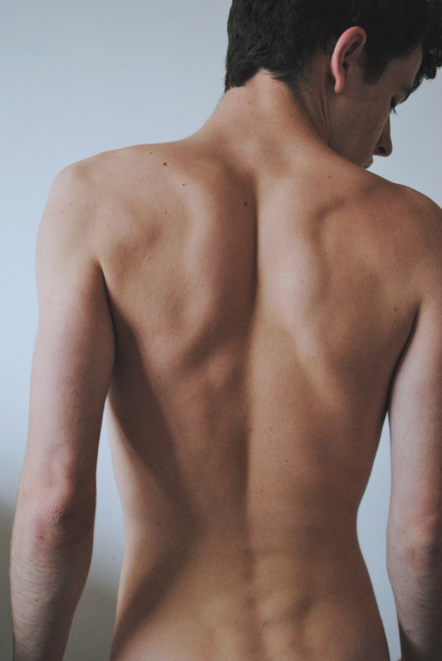 sexpitch:

back muscles unff
