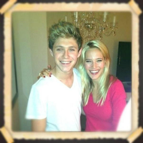 Niall with Michael Bublè&#8217;s wife!