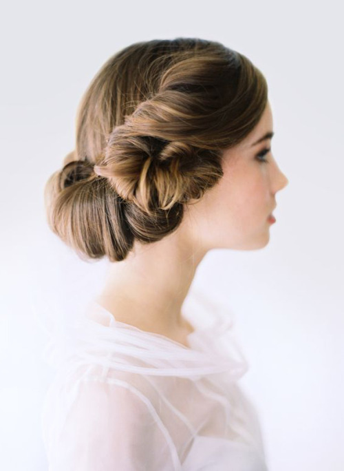 themodernexchange: Natural Wedding Hair and Wedding Hair Updos | Once Wed Photography by Tec Petaja. 