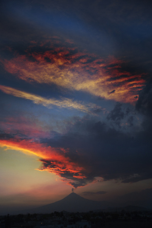 astratos: Sunset and smoke | Cristobal Garciaferro Rubio